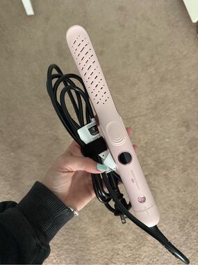 Wavvytalk Hair Straightener and curler - Professional Flat Iron brand new